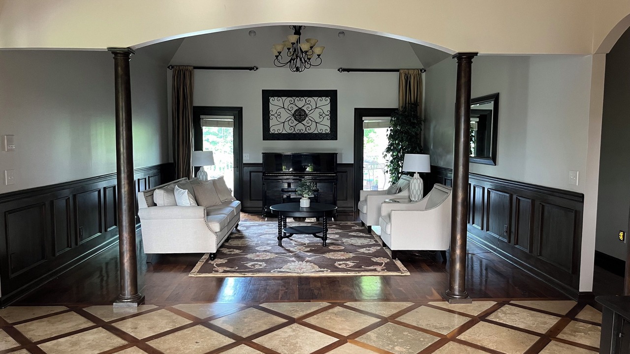 Photo of Livingroom in College Grove