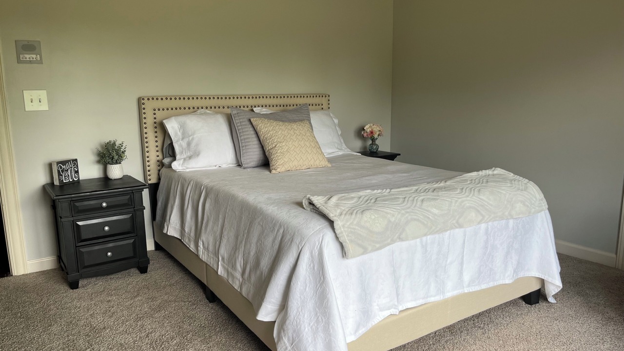Photo of Bedroom in College Grove