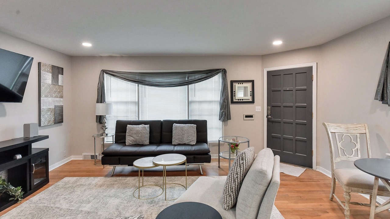 Photo of Livingroom in Aksarben - Elmwood Park