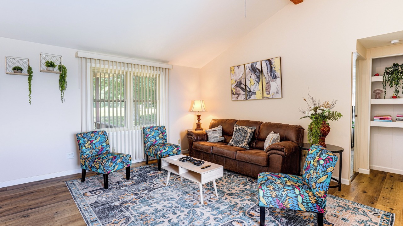 Photo of Livingroom in Trenton