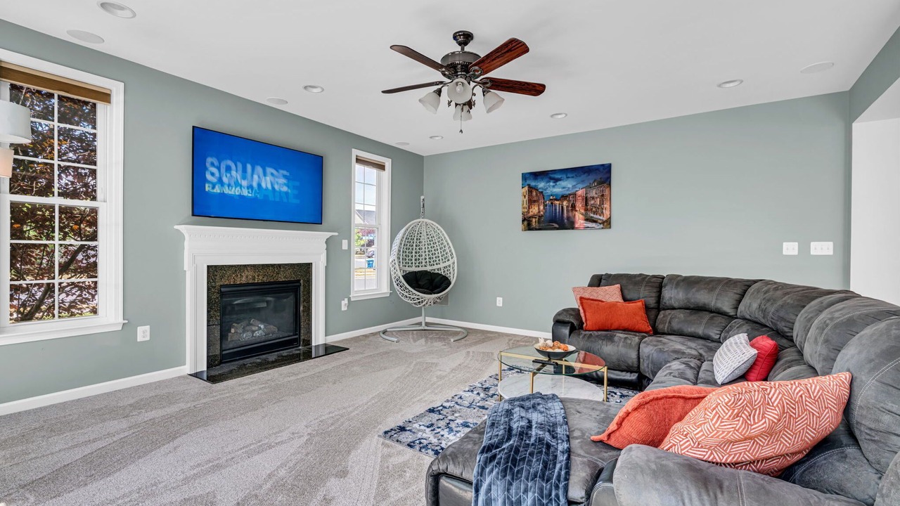 Photo of Livingroom in Aldie
