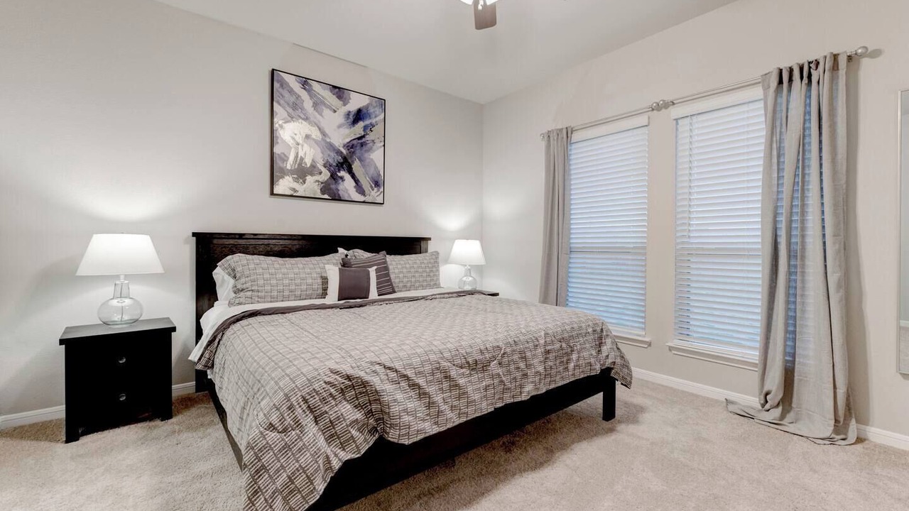 Photo of Bedroom in Leon Junction