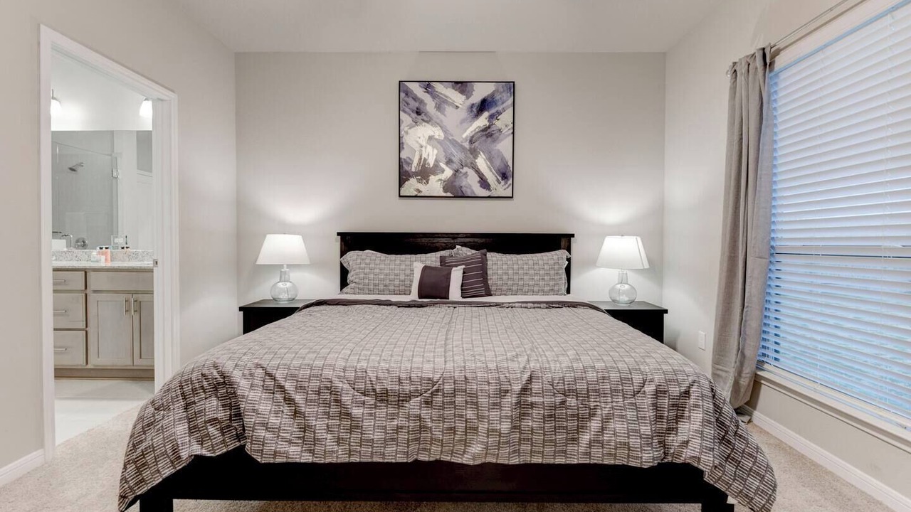 Photo of Bedroom in Leon Junction