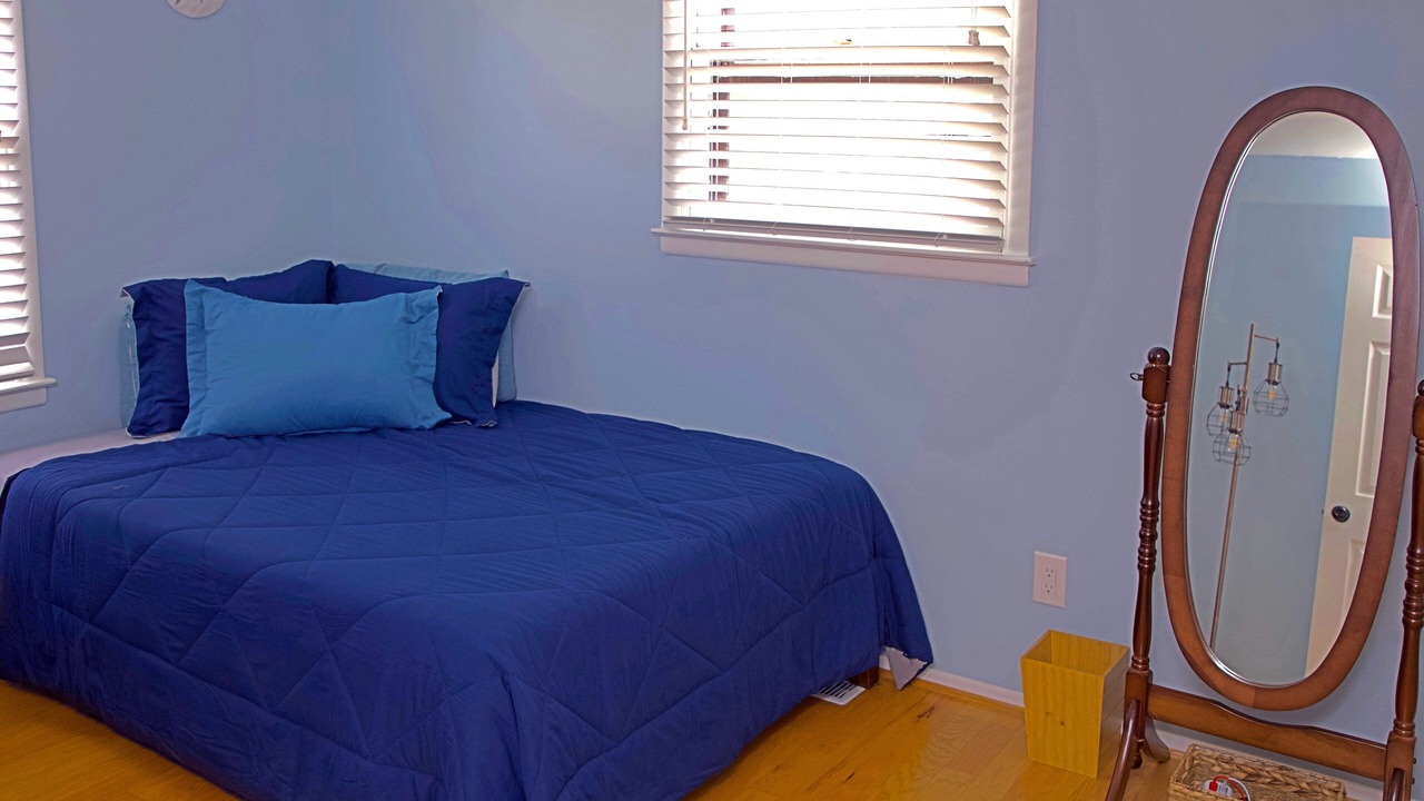 Photo of Bedroom in Town Bank