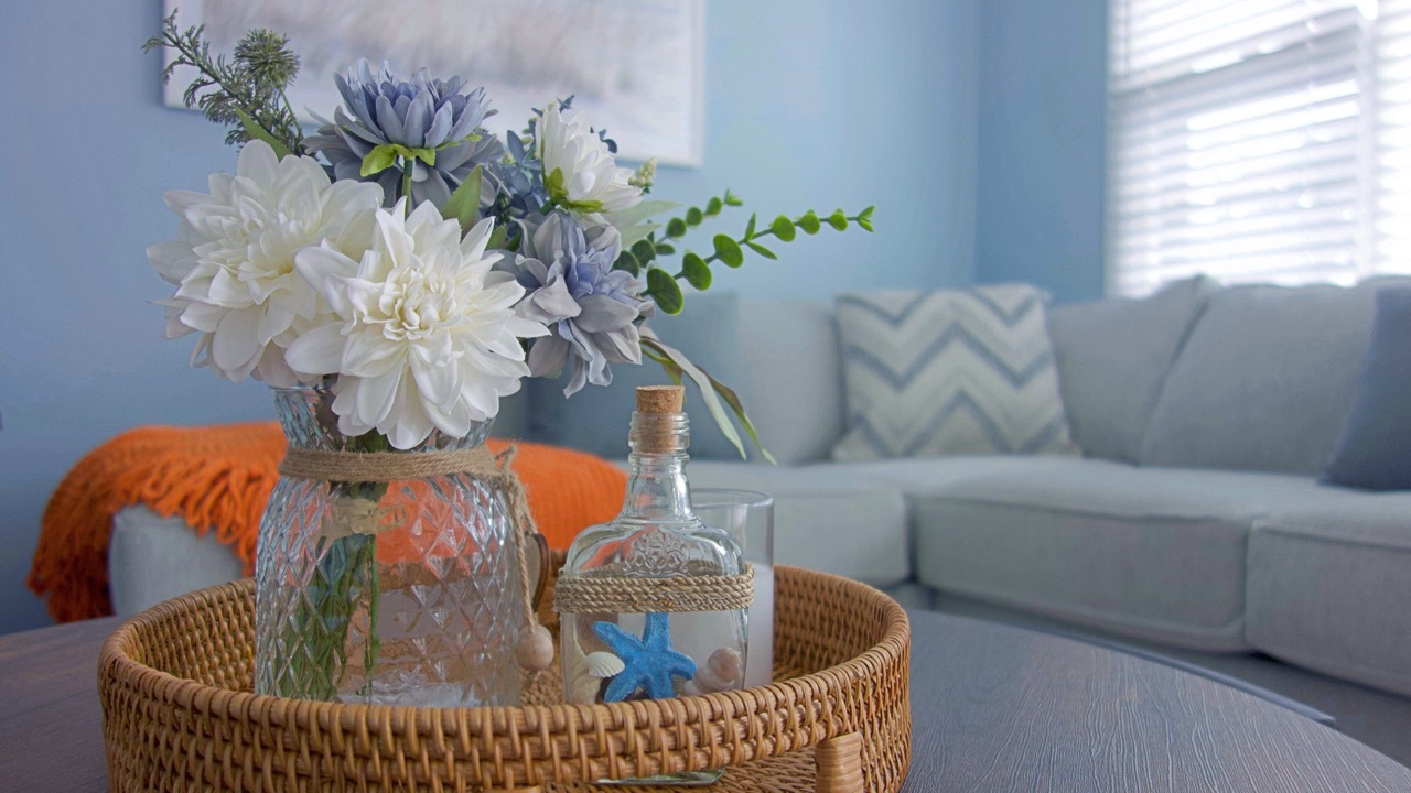 Photo of Livingroom in Town Bank