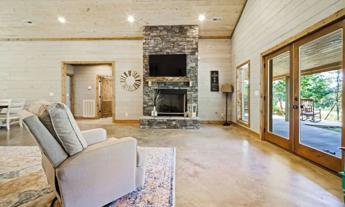 Photo of Livingroom in Crane Hill