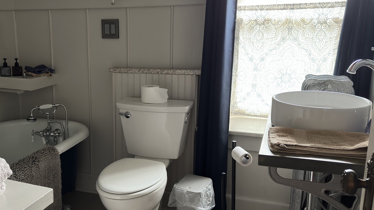 Photo of Bathroom in Davenport
