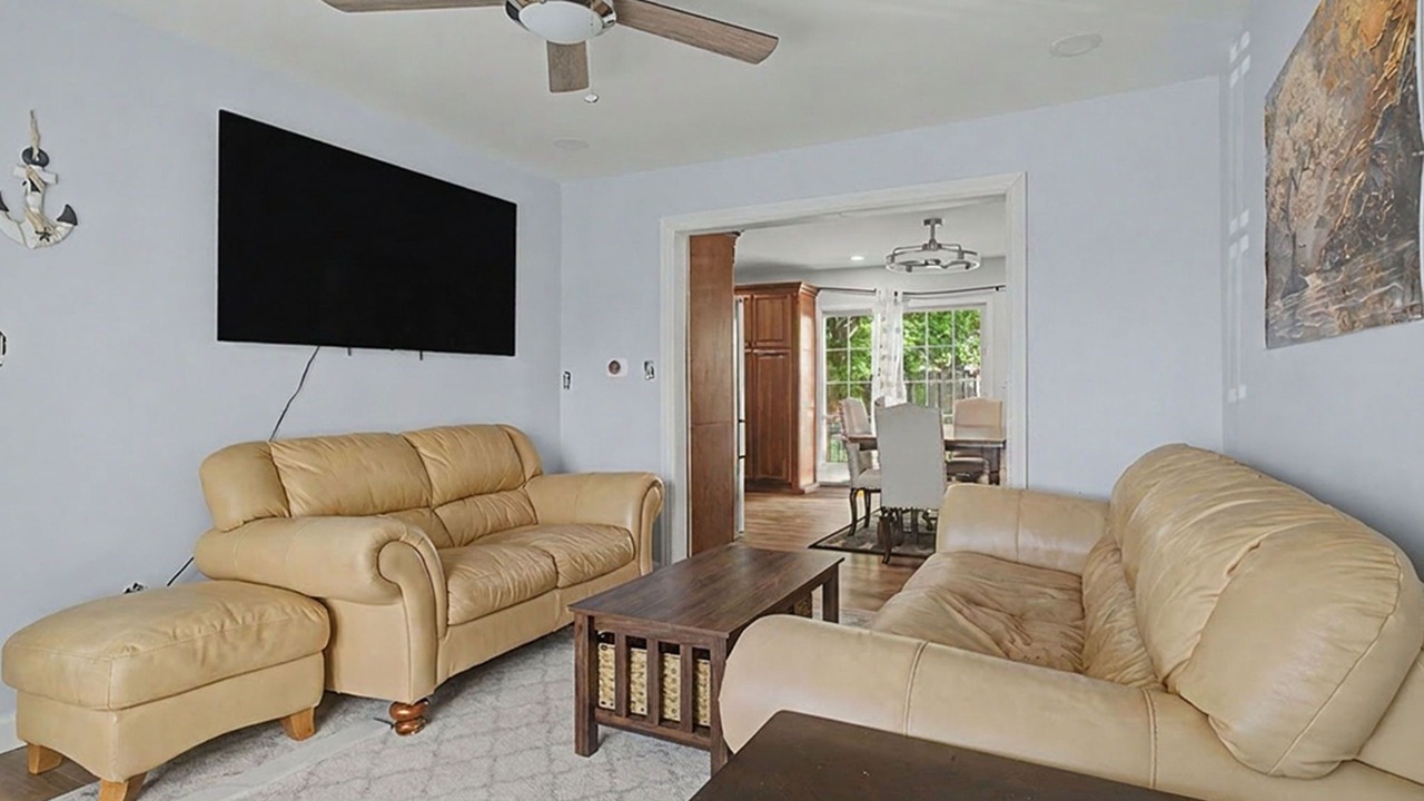 Photo of Livingroom in Keansburg