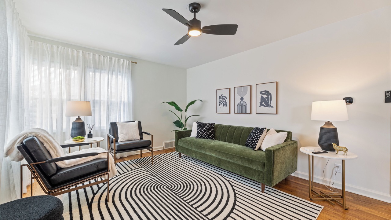 Photo of Livingroom in Aksarben - Elmwood Park