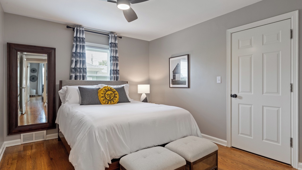 Photo of Bedroom in Aksarben - Elmwood Park