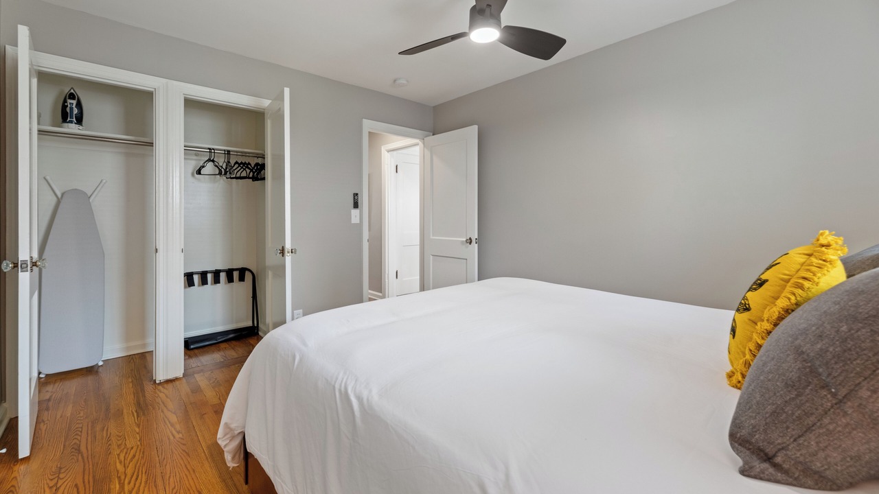Photo of Bedroom in Aksarben - Elmwood Park