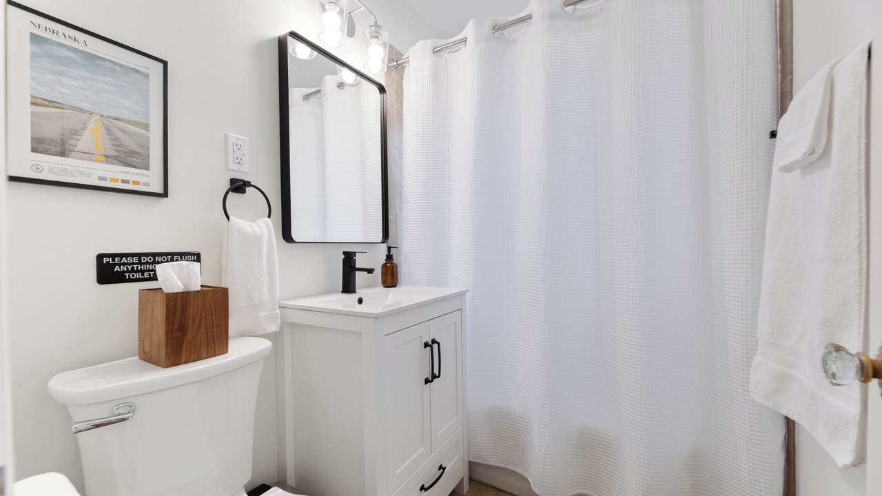 Photo of Bathroom in Aksarben - Elmwood Park