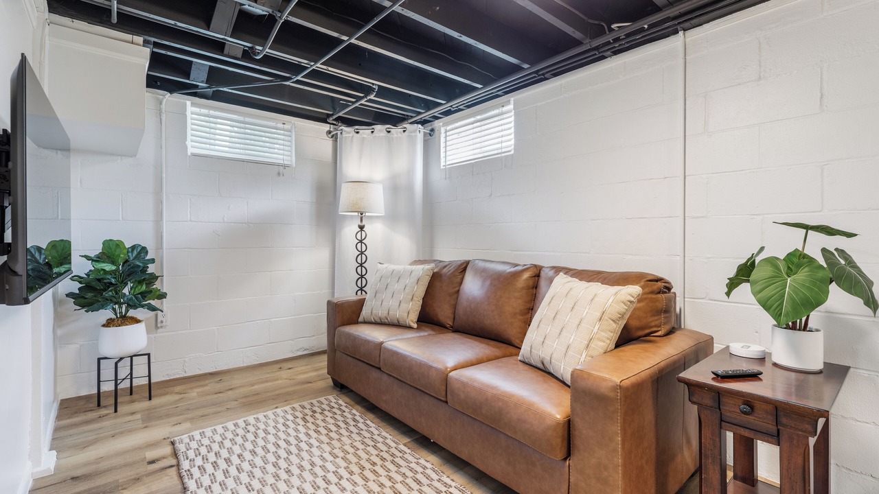 Photo of Livingroom in Aksarben - Elmwood Park