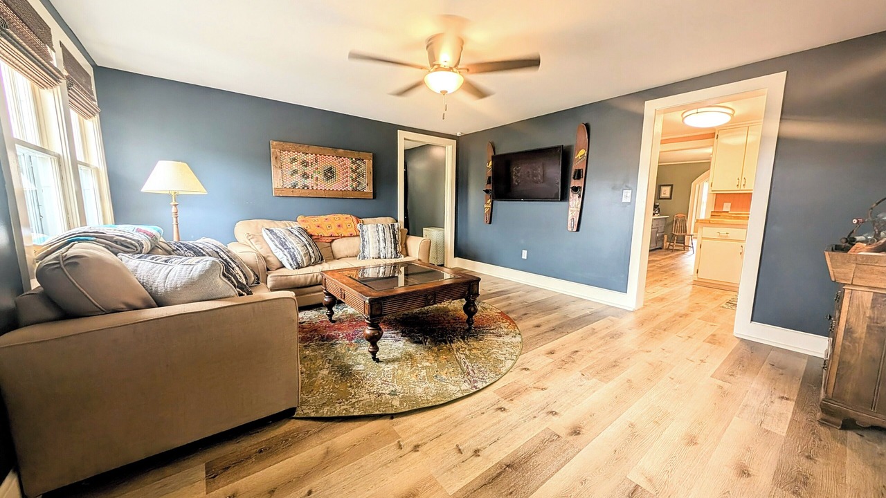 Photo of Livingroom in Guntersville