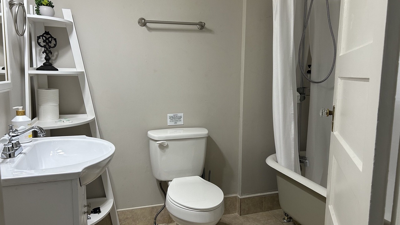 Photo of Bathroom in Earlewood