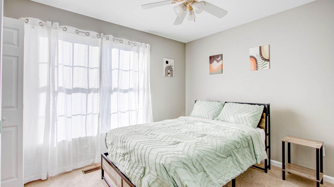Photo of Bedroom in Rossville