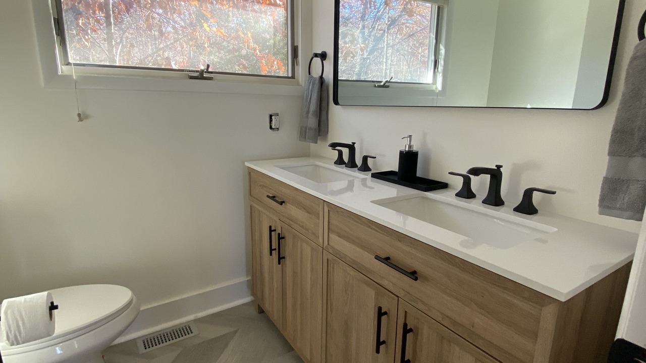 Photo of Bathroom in Kabletown