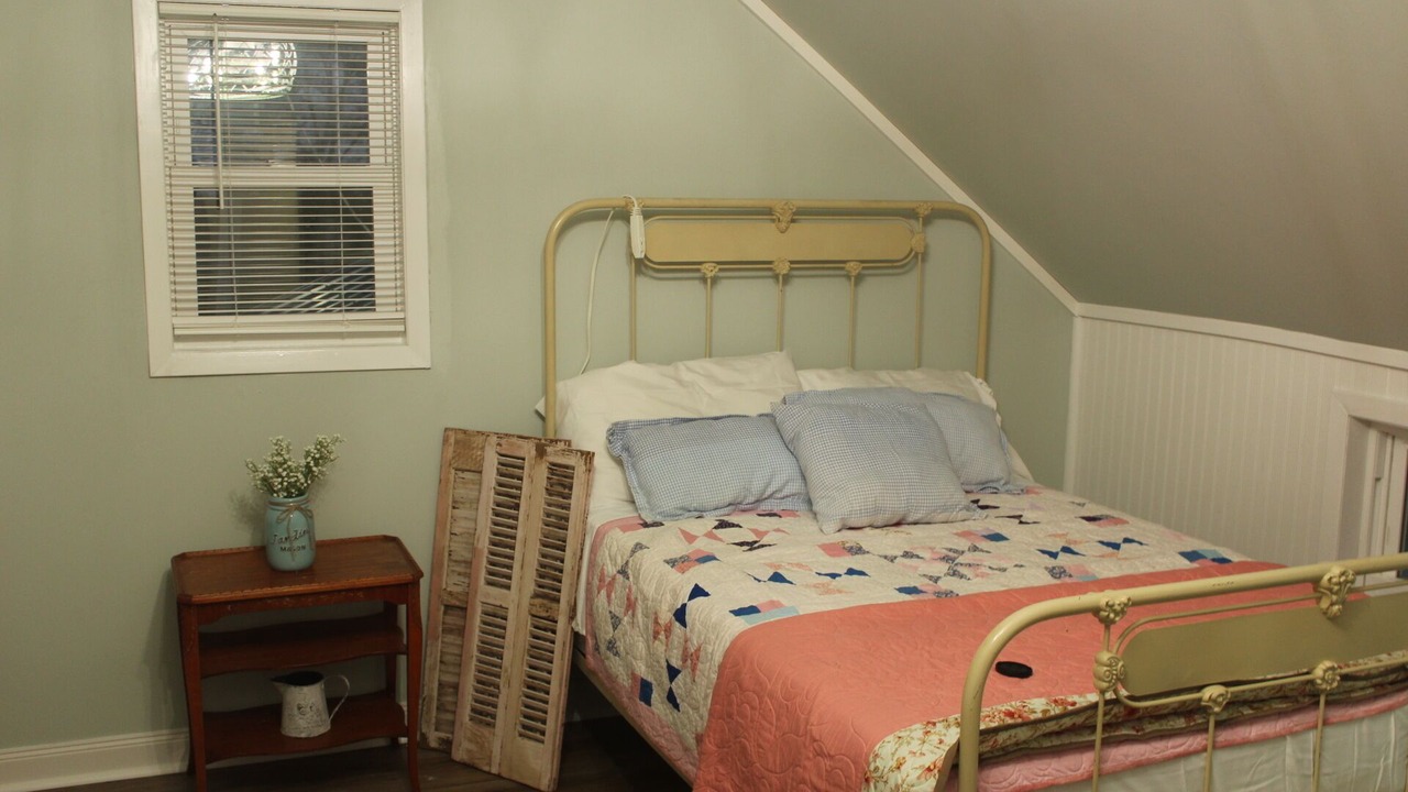Photo of Bedroom in Dawn