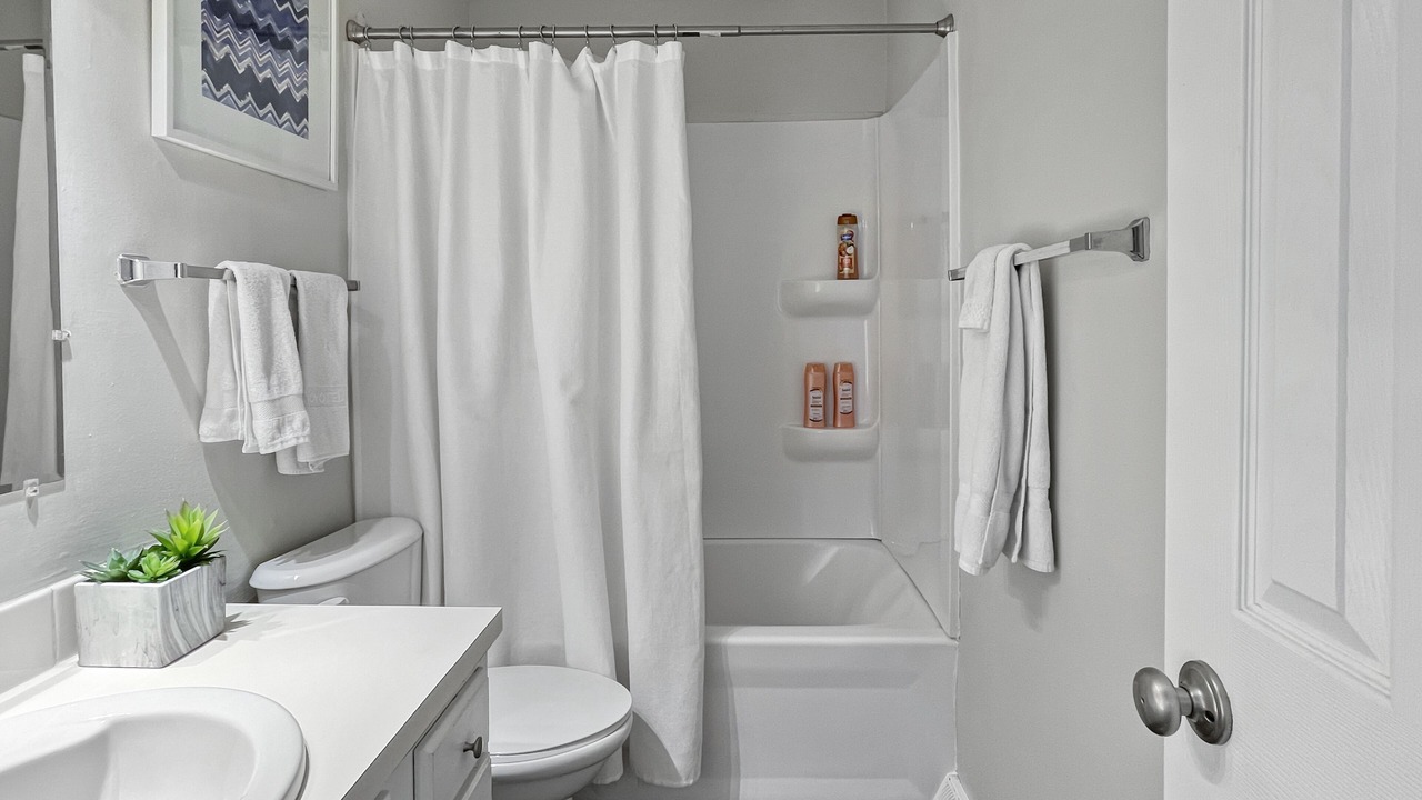 Photo of Bathroom in Clive