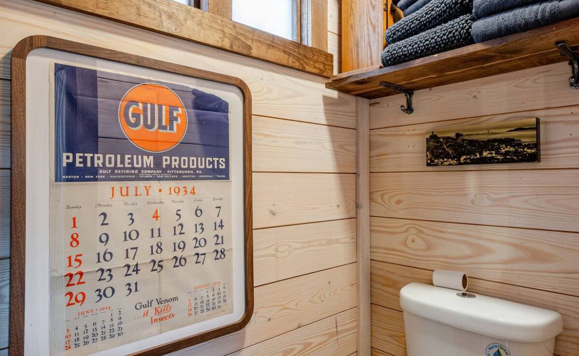 Photo of Bathroom in Adairsville