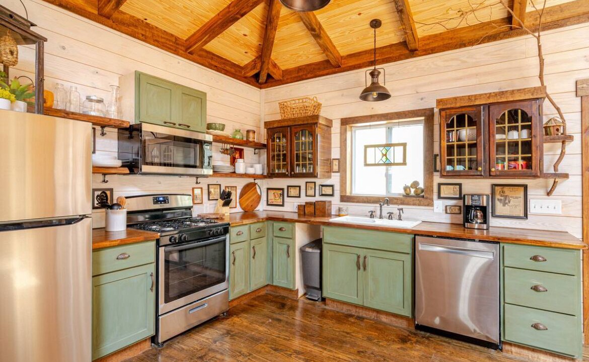 Photo of Kitchen in Adairsville