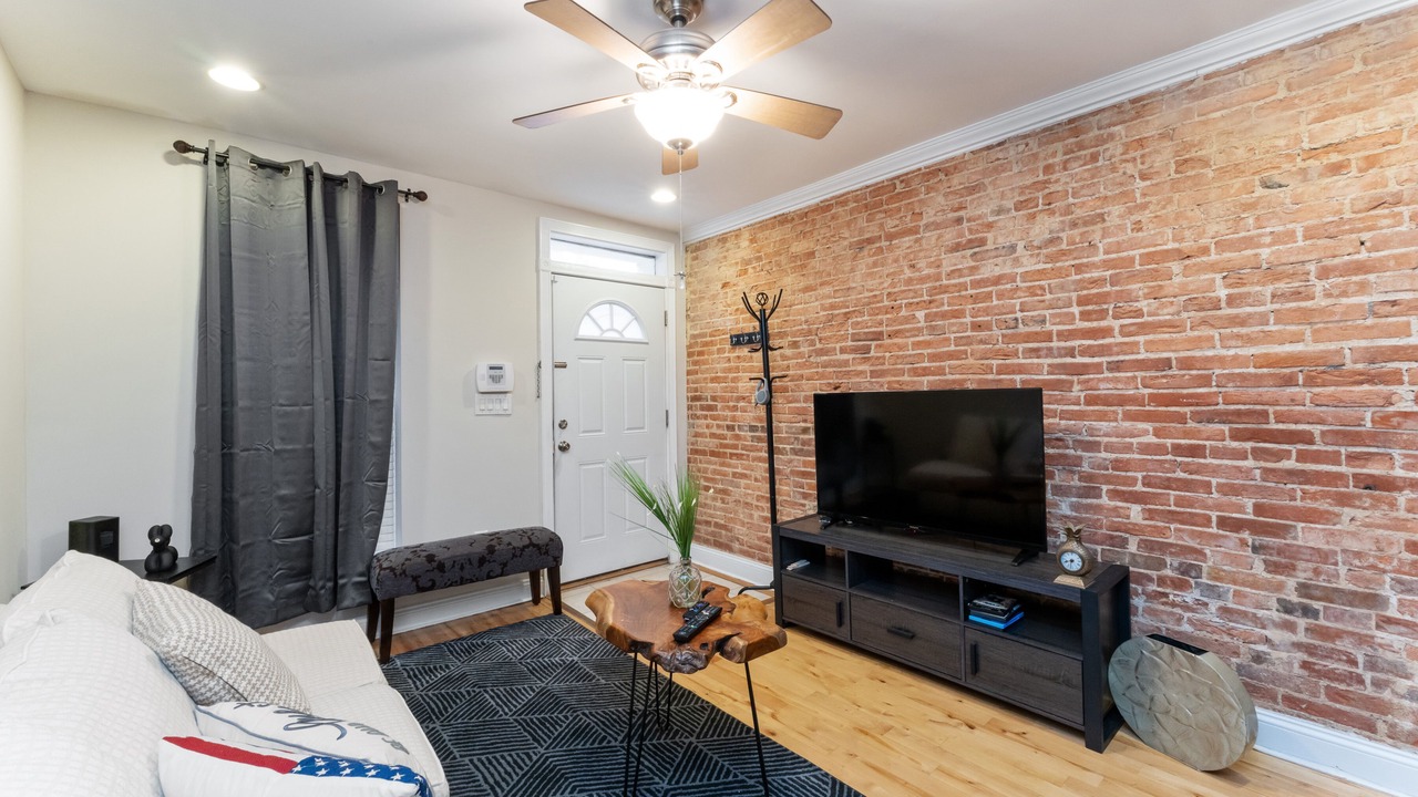Photo of Livingroom in Downtown Baltimore