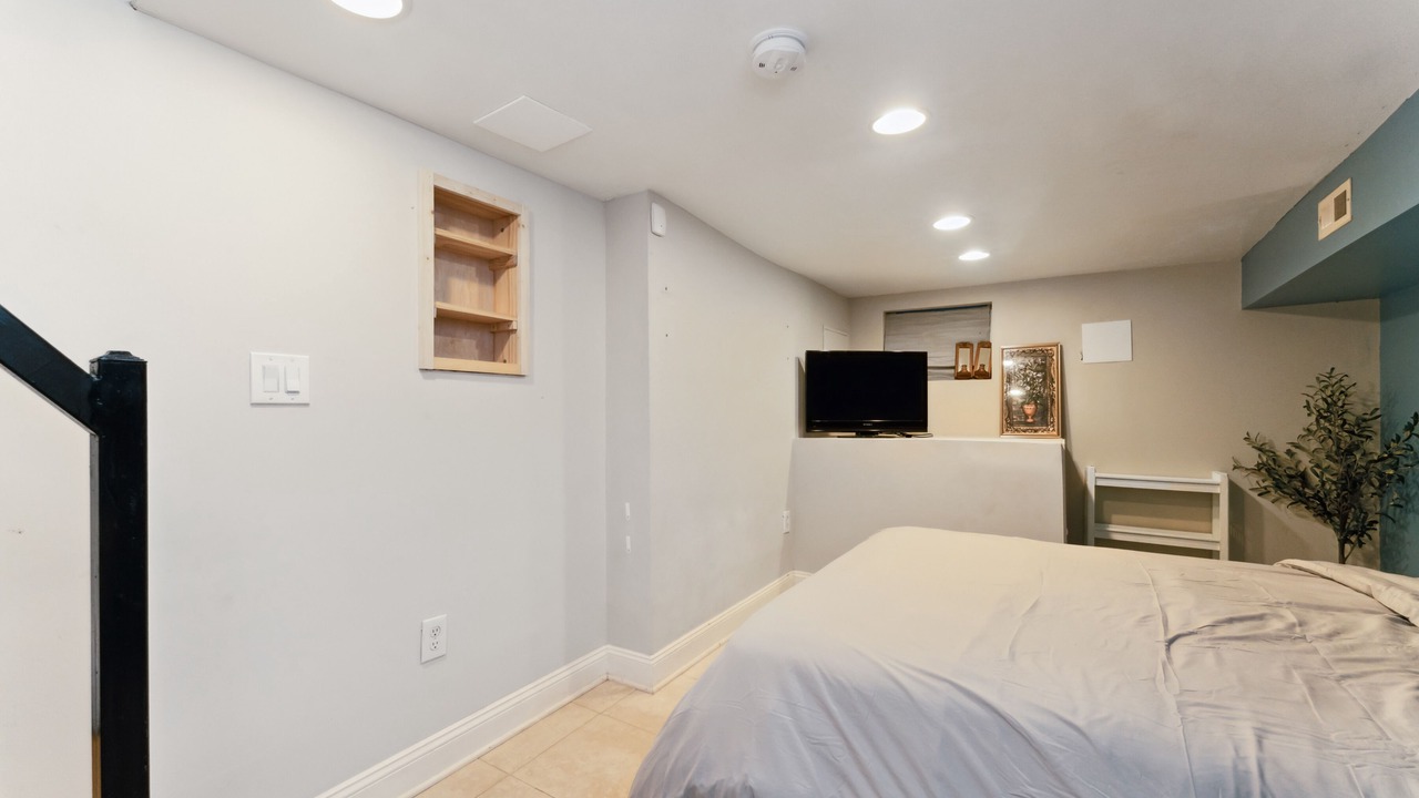 Photo of Bedroom in Downtown Baltimore