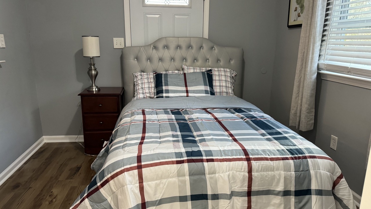 Photo of Bedroom in Cave Spring