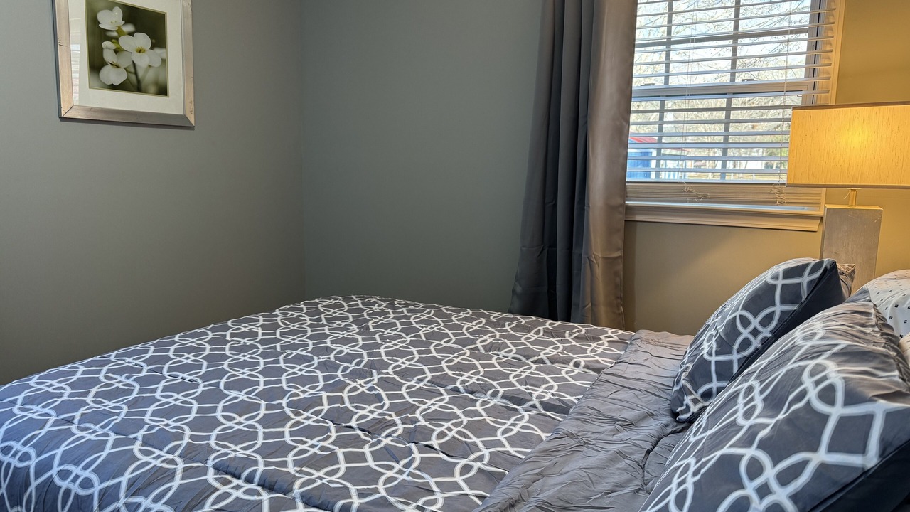 Photo of Bedroom in Cave Spring