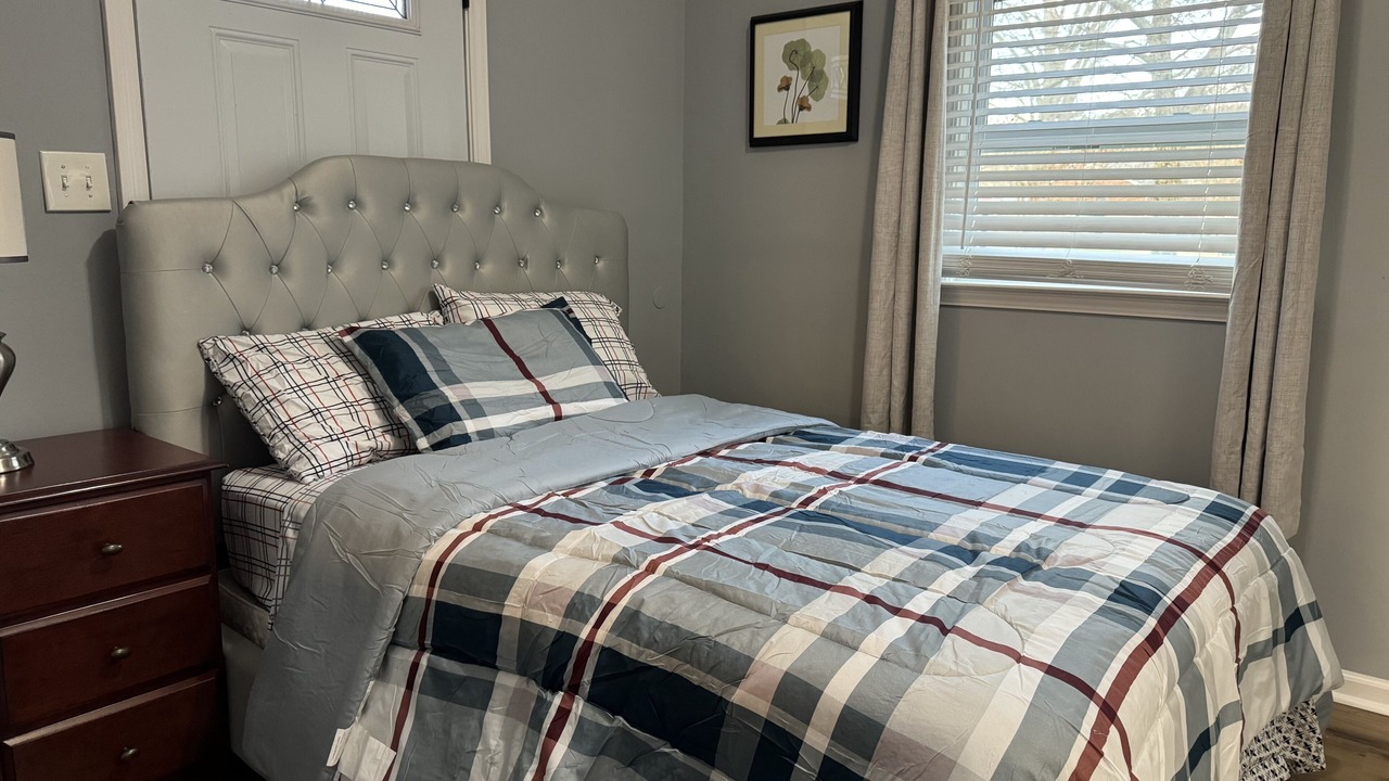 Photo of Bedroom in Cave Spring