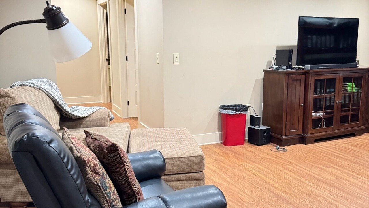 Photo of Livingroom in Guntersville