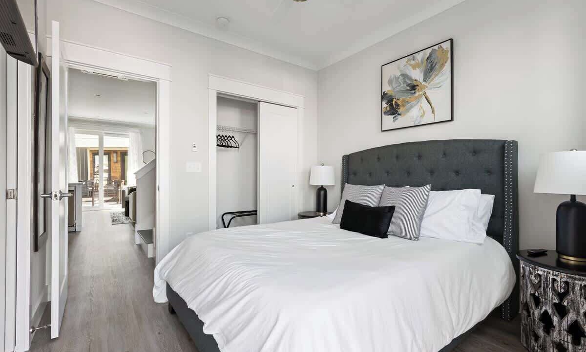 Photo of Bedroom in River District