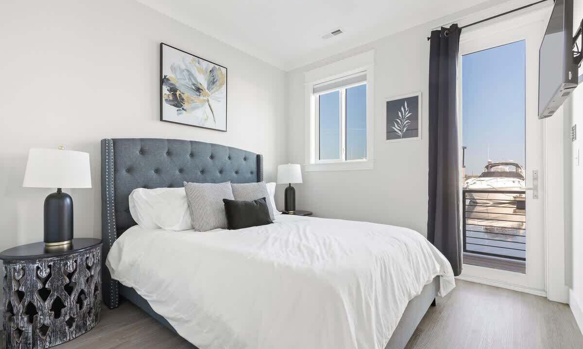Photo of Bedroom in River District