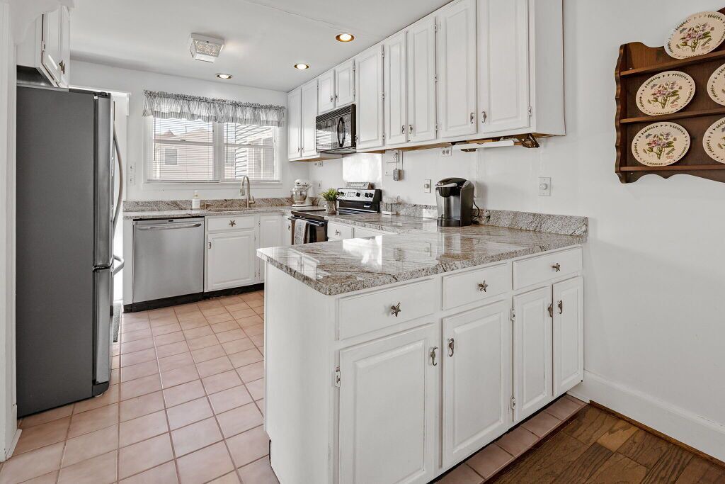 Photo of Kitchen in Ship Bottom