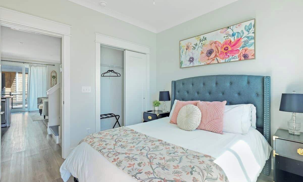 Photo of Bedroom in Wilmington Historic District