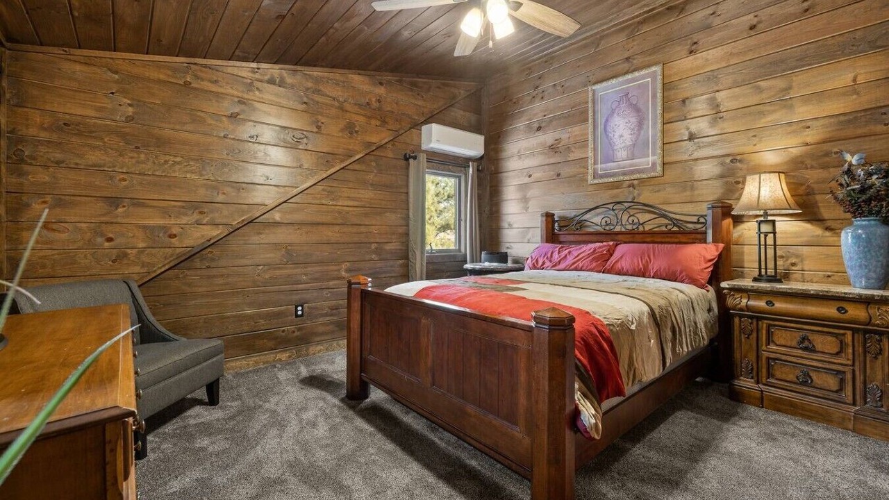 Photo of Bedroom in Hermosa