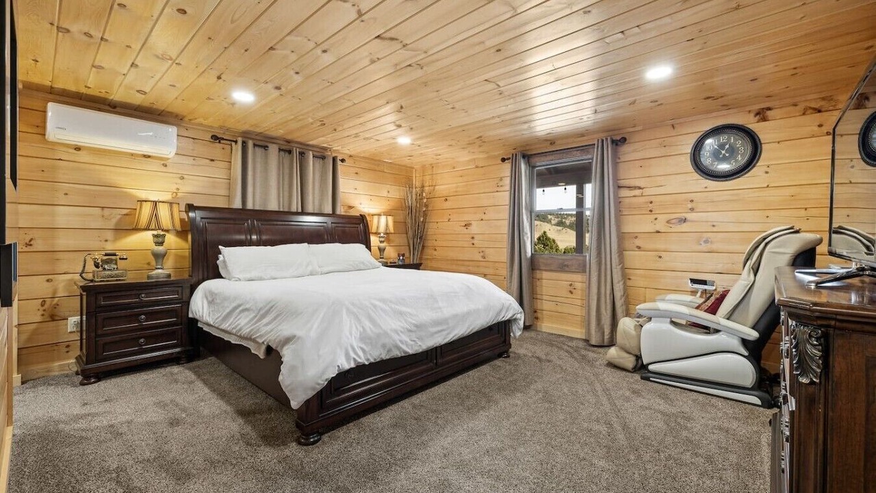 Photo of Bedroom in Hermosa