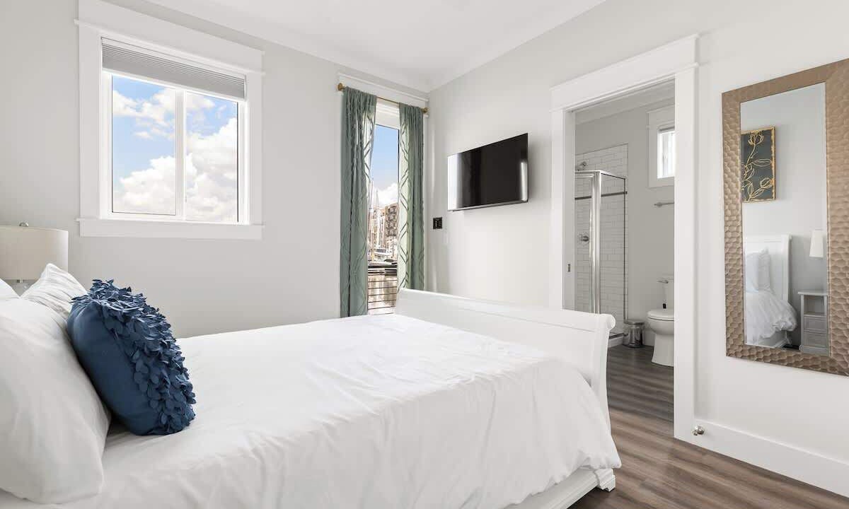 Photo of Bedroom in River District