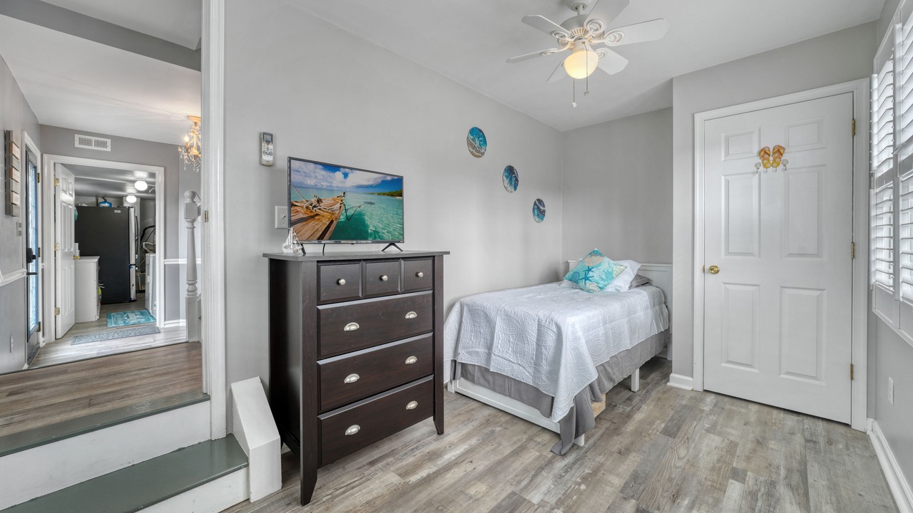 Photo of Bedroom in Beach Haven West