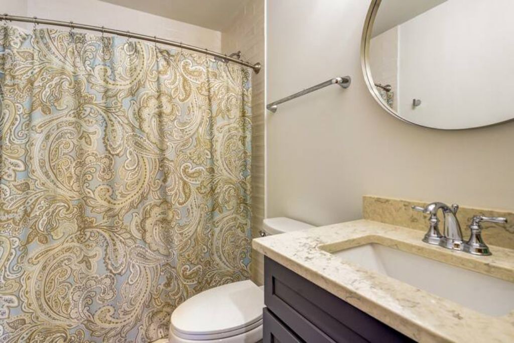 Photo of Bathroom in Round Hill