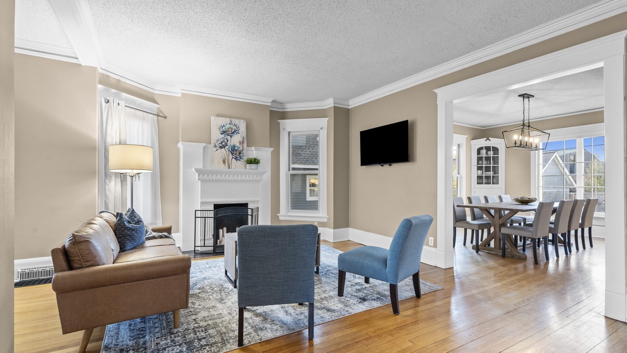 Photo of Livingroom in Cedar Rapids