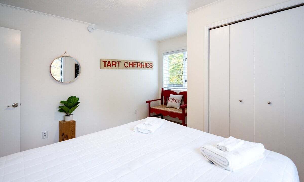 Photo of Bedroom in Macatawa