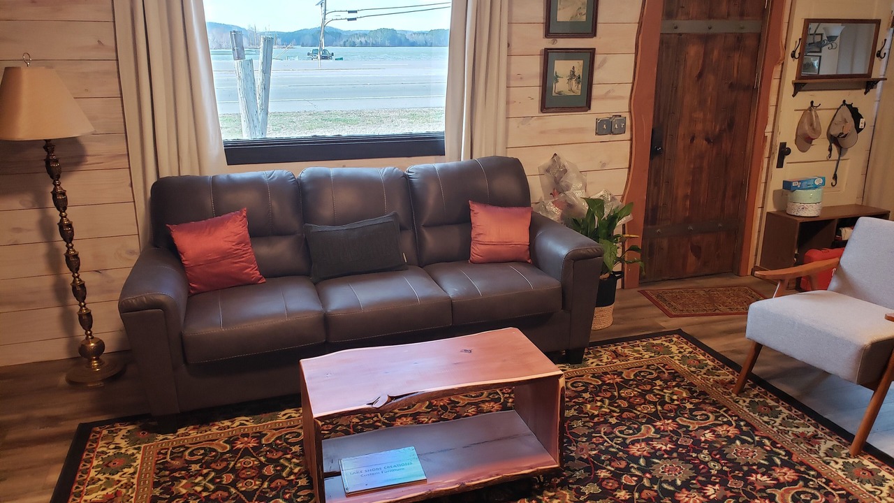 Photo of Livingroom in Guntersville