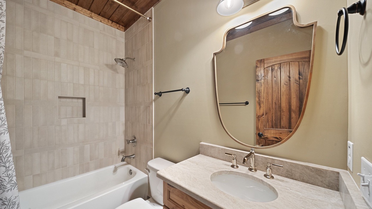 Photo of Bathroom in Seven Devils