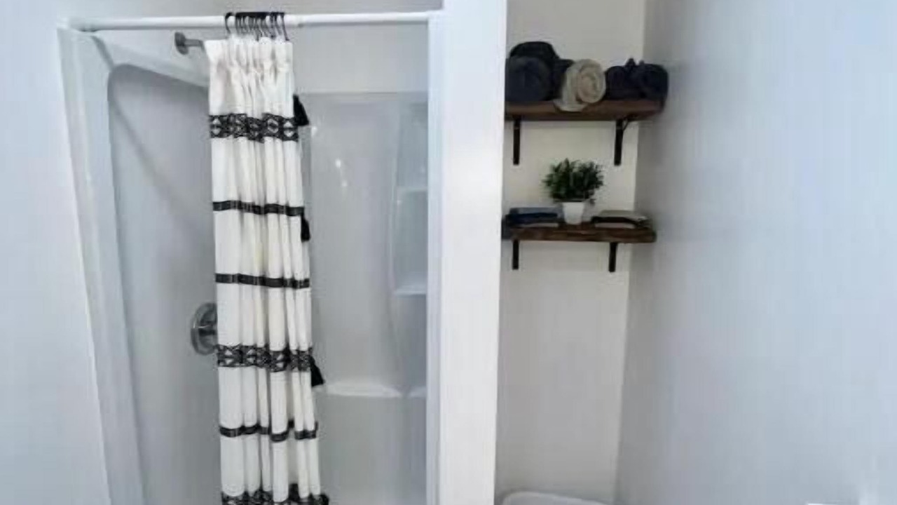 Photo of Bathroom in Albertville