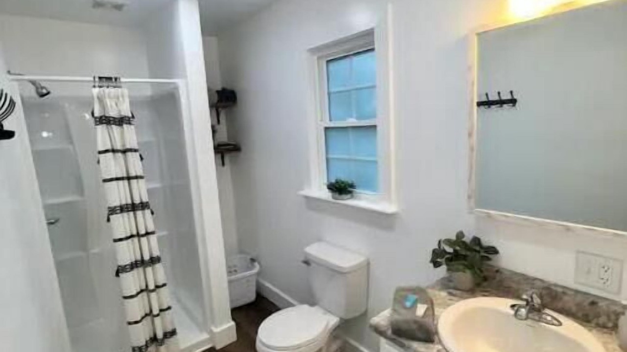 Photo of Bathroom in Albertville