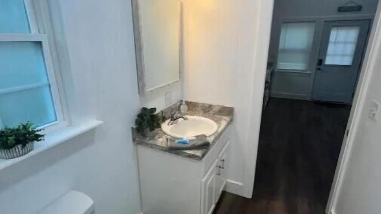 Photo of Bathroom in Albertville