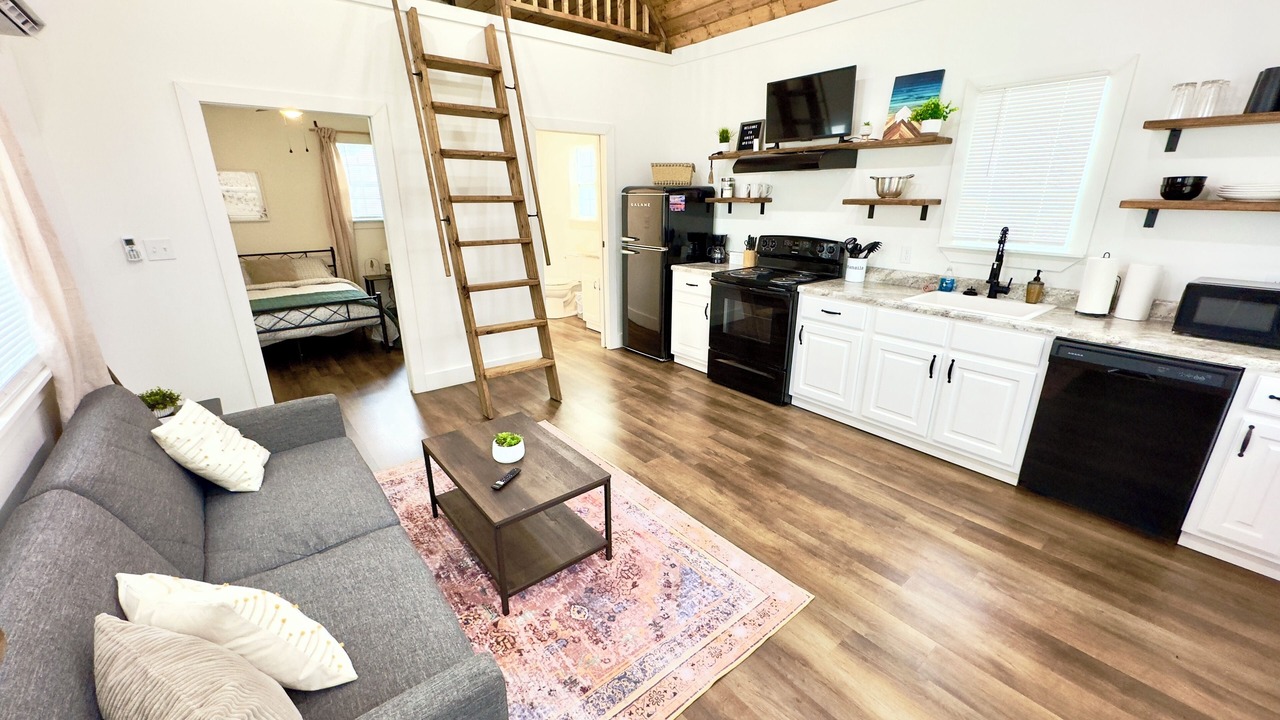 Photo of Livingroom in Albertville