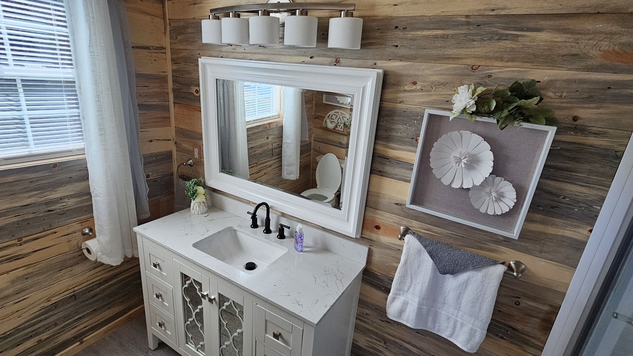 Photo of Bathroom in Tunnel Hill