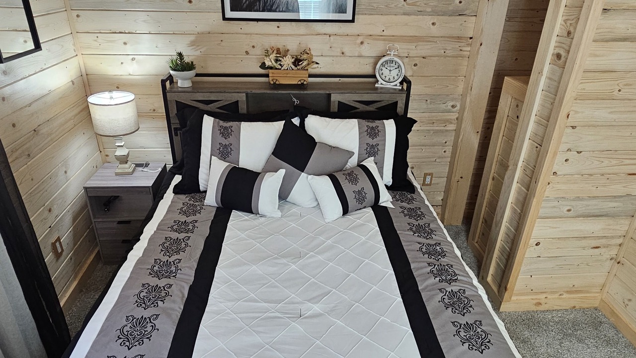 Photo of Bedroom in Tunnel Hill
